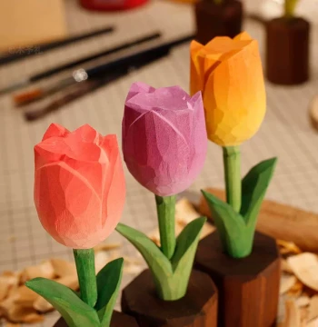 "Ten Diligent Days Tulip" & "He Partner Figurine" Hand-Carved Wooden Ornament - Everlasting Tulips