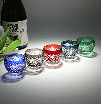 Japanese-Style Mini Glass Sake Cup, Hand-Carved Edo Kiriko Shot Glass, Direct Sale with Free Shipping