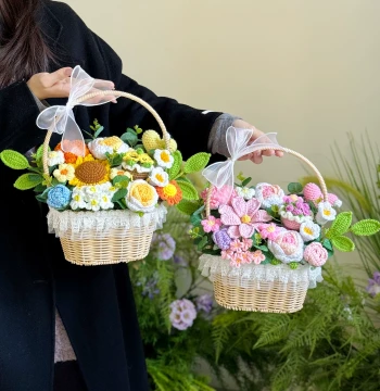 Creative Handwoven Rose and Sunflower Basket for Mother's Day - Birthday Gift for Mom, Girlfriend, or Best Friend, Decorative Ornament