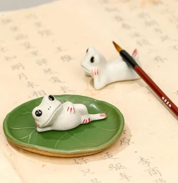 Ceramic Frog Brush Rest & Paperweight Set - Calligraphy Desk Decor & Four Treasures of the Study