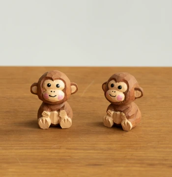 Little Monkey Be a Malou Wood Carved Desktop Ornament Healing Twelve Zodiacs Cute Gift Pure Handmade
