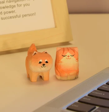 Hand-Carved Wooden Cat and Dog Figurines, Healing Desktop Decor and Emotional Stabilizer, Gift for Birthdays or Teachers' Day