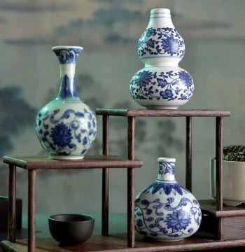 Chinese Vintage High-End Blue and White Porcelain Ceramic Small Vase, Desktop Flower Holder, Living Room Curio Shelf Decor