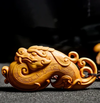 Small-Leaf Boxwood Carved Handheld Piece, Dragon and Phoenix Bringing Prosperity Pendant, Unisex Hanging Ornament, Solid Wood Collectible Handicraft Gift