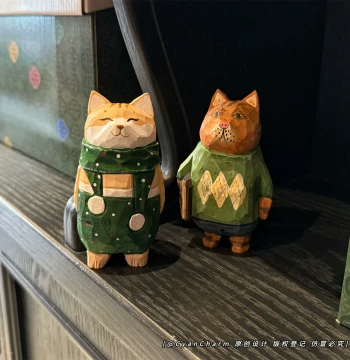 Creative Retro Hand-Carved Wooden Cat Figurine - Quirky Healing Decor for Study or Bar, Perfect Birthday Gift