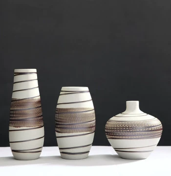 Jingdezhen New Chinese Style Ceramic Vase Ornament for Model Rooms, TV Cabinets, and Entryways, Retro Creative Dried Flower Decor