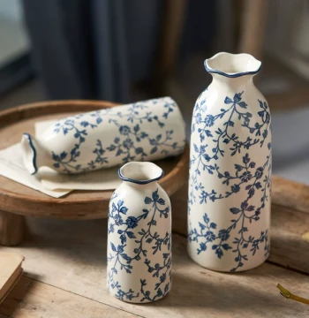 New Chinese Style Retro Ceramic Small Vase, Slender Design for Living Room Dried or Water-Cultured Flowers, Premium Blue and White Porcelain Flower Holder