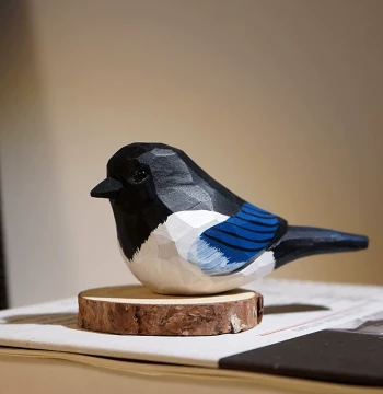 Hand-Carved Wooden Magpie Figurine - Cute Animal Decor for Office or TV Stand