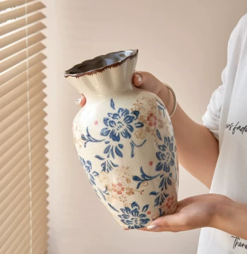 New Chinese Style Blue-and-White Porcelain Vintage Ceramic Vase with Narrowed Rim – Unique Decor for Hydroponic Flowers in Living Rooms, Dining Tables, and Hotels