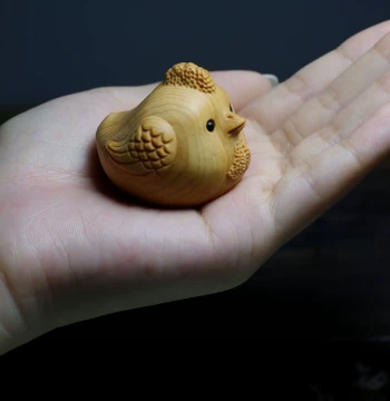 Cute Hand-Carved Wooden Chick Figurine - Zodiac Animal Desk Decor, Creative Gift Made from Cypress Wood