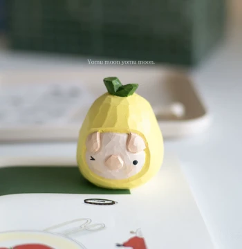 Zhu Shi Shun Li Pear - Cute Healing Desktop Ornament, Hand-Carved Wooden Birthday Gift for Her