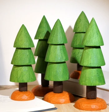 'Relax Like a Pine' Hand-Carved Wooden Tree Ornament, Cute Desk Decor for Office and Home with Healing Creative Design