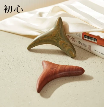 Chuxin Solid Wood Triangular Sparrow Foot Sole Massager for Acupoint Therapy, Handheld Scraping Tool and Meridian Stick