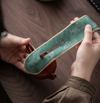 Suede Protective Sleeve for Yixing Teapots and Gaiwans, Travel-Friendly Fabric Case to Prevent Bumps and Scratches