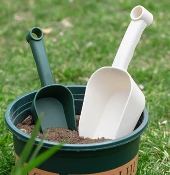 Jujiajia Thickened Plastic Gardening Shovel for Vegetables, Succulents, and Flower Planting