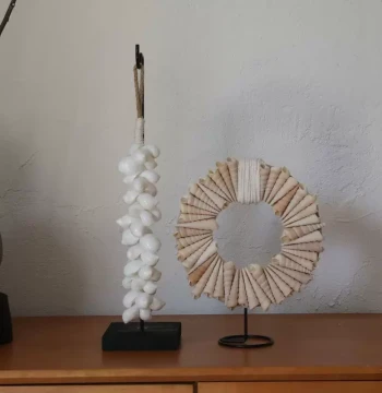 Millennium Wabi-Sabi Style Creative Art Ornament: Handcrafted Shell Decor for Homestay, Study, Niche, or Wine Cabinet