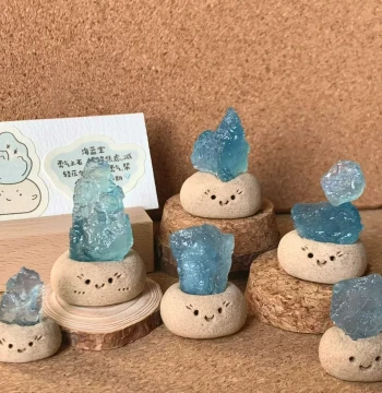 [deepseek Recommended] Aquamarine 'Little Bean' Ornament - Pure Handmade Cute Raw Crystal for Healing Decor