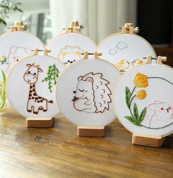 Fingertip Lu Embroidery Hand Embroidery DIY Material Kit Beginner Introduction Kindergarten Teaching Parent-Child Class Plastic Needle Flower Embroidery