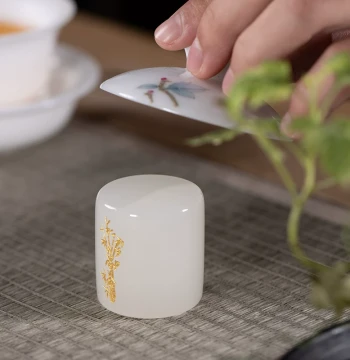 Premium Natural Jade Lid Rest, Lid Holder for Zisha Teapots, Ceramic Gaiwan Stand, and Tea Ceremony Accessory
