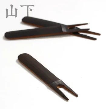 Bamboo Teapot Lid Fork - Aged Coal Bamboo Carbonized Clip for Zisha and Silver Teapots, Essential Tea Ceremony Accessory