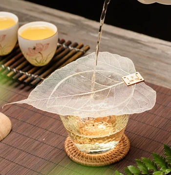 Leaf-Shaped Tea Infuser Strainer, Creative Japanese Bodhi Leaf Stainless Steel Tea Filter with Copper Separator