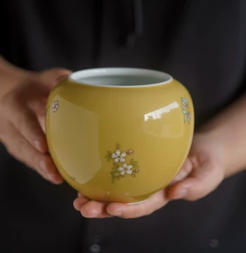 Xiaoqian Shanfang Delicate Yellow Floral Water Rinse Bowl – Jingdezhen Ceramic Tea Wash Basin for Home Kung Fu Tea Sets
