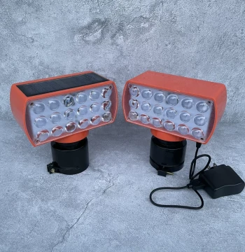 Solar Flashing Warning Light 220V Rechargeable Red/Blue Strobe for Tunnel Road Safety Construction with Magnetic Sleeve