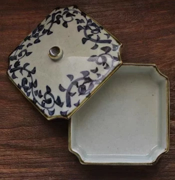 Japan Original Import Hand-Dyed Karakusa Square Ceramic Underglaze Retro Large Lunch Box, Dish Box, Storage Square Container
