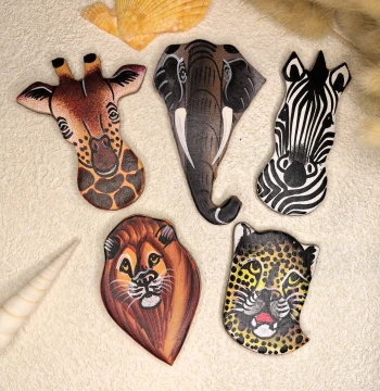 Afrina Kenya Commemorative Gift - Specialty Handicraft Ethnic Style Hand-Painted Cowhide Magnetic Refrigerator Magnet