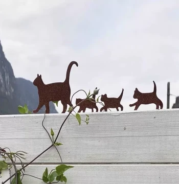 Mother & Child Cat Silhouette Wood Fence Decor - Distressed Metal Cat Sculpture & Wrought Iron Hanging Ornament for Courtyard Walls