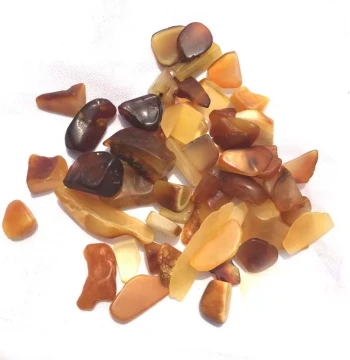 Wholesale Natural Amber Crushed Stone 7-9mm Amber Beeswax Home Decoration Fish Tank Stone 100g Beeswax
