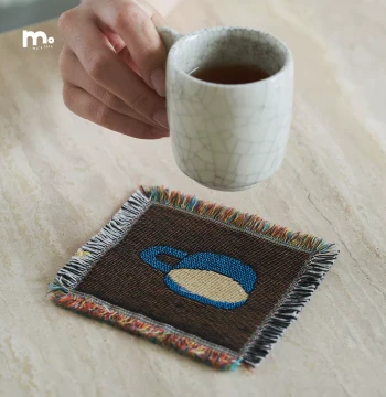 MomosTalk Creative Knitted Fabric Coasters - Nordic Style Tasseled Square Heat-Resistant Mats for Tea Cups and Desktop Protection