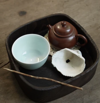 Xiao Qing Tea Story Camphor Wood Tea Bento Hand-Carved Solid Wood Tea Tray and Tea Tool Storage Box
