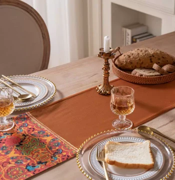 Classic Printed Table Runner with Tassels - Elegant Luxury Style for Tea Tables and Dining Decor