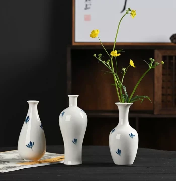 New Hand-Painted Maple Leaf Ceramic Vase - Creative Artisan Flower Holder for Chinese Home and Tea Table Decor