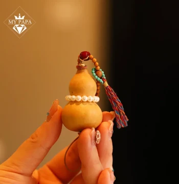 MYPAPA New Cultural Play Item, Natural Gourd Mixed with Olive Pit Design, Hand-Twisted Bag Pendant Ornament P