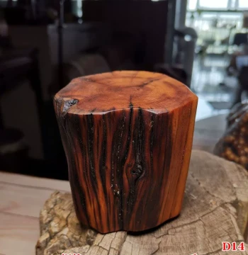 Natural Taihang Thuja Sutchuenensis Artistic Tiger-Stripe Pattern Raw Wood Small Stump, Wooden Base for Antique Display, Stress-Relief Handheld Piece