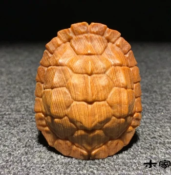 Taihang Cliff Cypress Aged Material "Wealth Supreme" Hand-Held Wood Carving, Creative Turtle Shell Collectible for Rolling and Display Decoration
