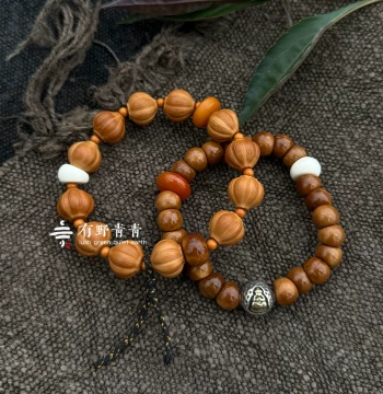 Youye Qingqing 'Garlic in Hand' Original Chinese Design Monkey Head Walnut Garlic-Shaped Camel Bone Cultural Play Bracelet Gift