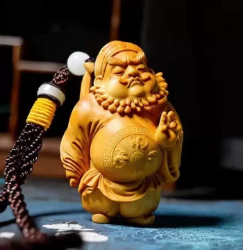 Cliff Cypress Wood Carved Handheld Piece - Proud Fortune-Bearing Zhong Kui, Solid Wood Car Pendant, Portable Collectible Craft