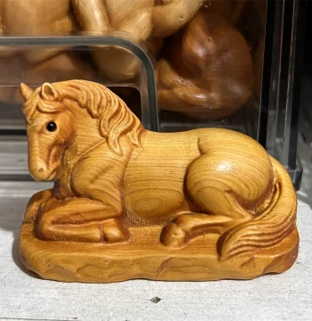 Thuja Wood Carved Tang Horse Handheld Ornament, Solid Wood Zodiac Horse Figurine for Spring Festival - 'Instant Wealth' Design