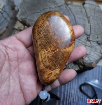 Liangshan Aged Cliff Cypress with Full Burl Patterns, Flame Grain, and Bird's Eye, Ladies' Handheld Ornament, Raw Wood Collectible, Female Wood Carving for Play