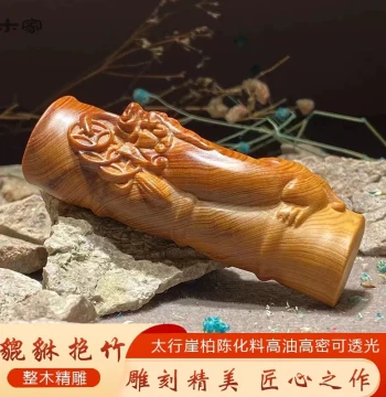Taihang Thuja Red Oil Aged Material Hand Piece Wood Carving Pixiu Holding Bamboo Wealth Attracting Wenwan Handheld Decorative Craft