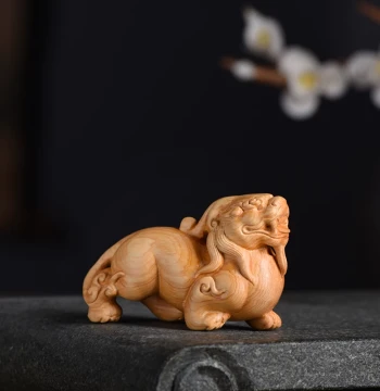Xuantong Taihang Thuja Sutchuenensis Han Dynasty Pixiu Small Handheld Piece, Cultural Play Item, Wood Carved Craft, Solid Wood Small Ornament