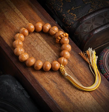 Natural Monkey Head Peach Pit Bracelet for Men and Women, Hand-Carved Walnut Beads, Ji Bao Heart Design, Full-Grade Buddhist Prayer Beads