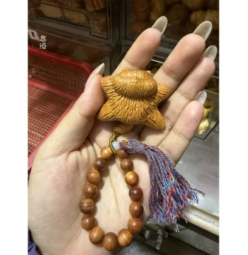 Thuja Wood Carved Lying Cat Star Moon Couple Pendant Bag Phone Collectible Small Star Gift for Men and Women