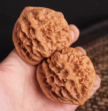Wild Mountain Walnuts from Shaanxi - Official Hat Style with Deep Ridges, Lion's Head Variety, Red Skin Diamond Pattern for Hand Play