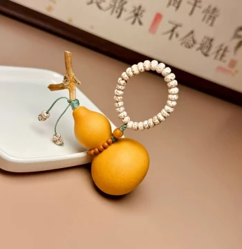 Natural Hand-Twisted Cultural Play Gourd Portable Handheld Piece Premium Creative Bag Charm Gift Craft