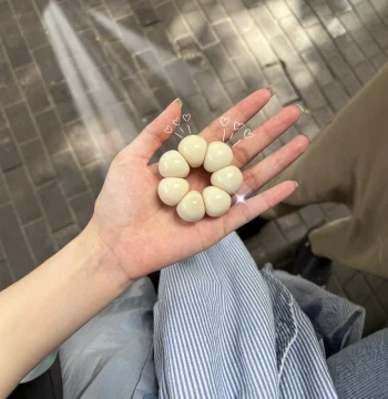 Mangosteen Bodhi Bracelet – Garlic-Clove Shaped 'Pig Intestine' Mini Hand-Rolling Beads for Students, Stress Relief, and Women's Wenwan
