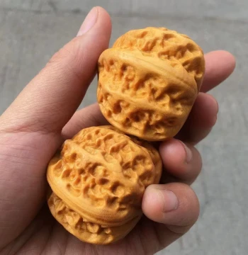 Taihang Thuja Health Balls, Hand Exercise Balls for Middle-Aged and Elderly Fitness Massage, Solid Wood Handheld Practice Balls, Walnut Durian Style
